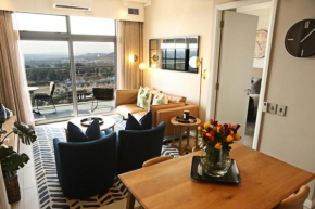 Menlyn Trilogy - 2 Bedroom & Great Views - No Loadshedding